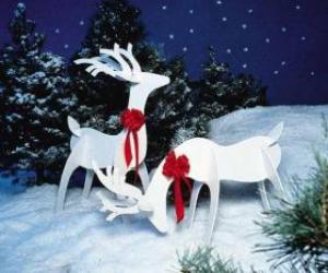 пазл Два деревянных оленя с красным бантом на рождественские украшения